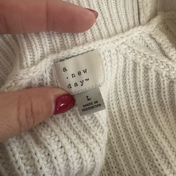 A New Day Women's Cream Cable Knit Sweater Size Large - Picture 2 of 2